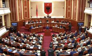 Kuvendi i Shqipërisë voton qeverinë Rama, 77 vota pro dhe 53 kundër