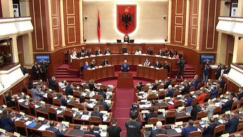 Kuvendi i Shqipërisë voton qeverinë Rama, 77 vota pro dhe 53 kundër
