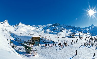 Padi ndaj qeverisë austriake për menaxhimin e shpërthimit të COVID-19 në resortin dimëror – vlerësohet të jetë zona më e hershme e rasteve në Evropë