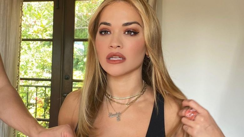 Rita Ora pozon për ballinën e revistës “Vogue Austalia” të muajit tetor