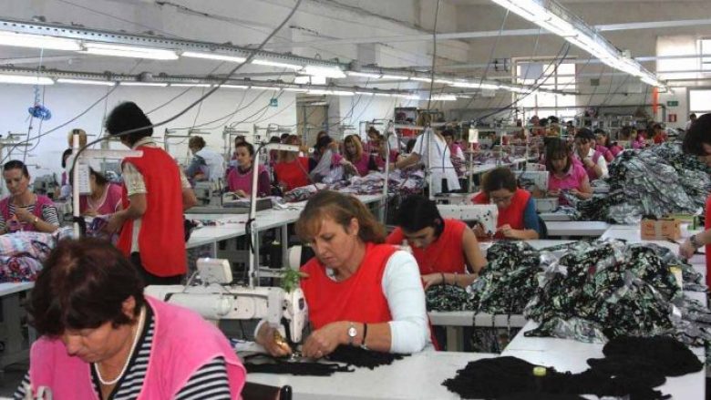 Një në tre gra punojnë pa pagesë në Shqipëri