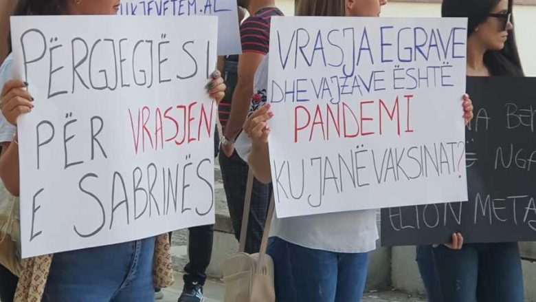 “Drejtësi për Sabrinën”, protesta në Tiranë dhe Fier për vrasjen e 23-vjeçares