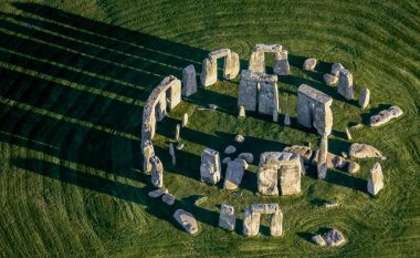 Pse nuk ndahen? Shkencëtarët kanë zbuluar sekretin e rezistencës së blloqeve të gurit të Stonehenge