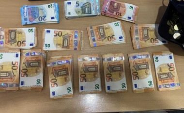 ​Bllokohen mbi 12 mijë euro në Kapshticë