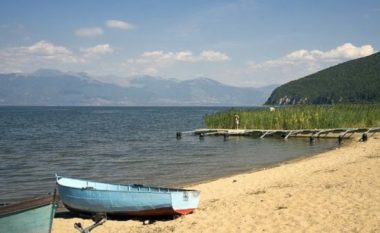 Iu përmbys varka nga dallgët në liqenin e Prespës, gjendet trupi i pajetë i peshkatarit