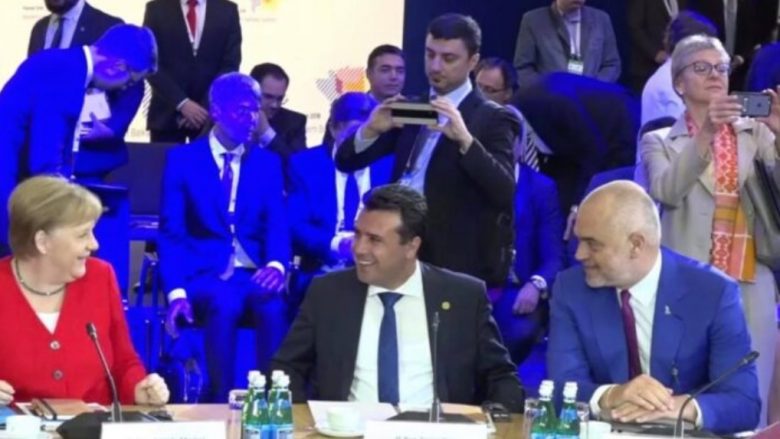 Zaev sot për vizitë në Tiranë, do të takohet me kancelaren Merkel