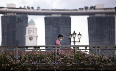 Singapori arrin numrin më të lartë ditor të rasteve me Covid-19, që nga fillimi i pandemisë