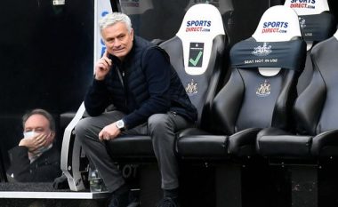 Jose Mourinho do të ishte trajner ideal për Newcastlen, ish-futbollisti ua propozon sheikëve portugezin për të arritur sukses