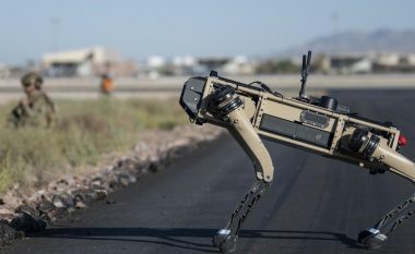 Kompania amerikane prezanton robotin që ka të montuar në trup një snajper