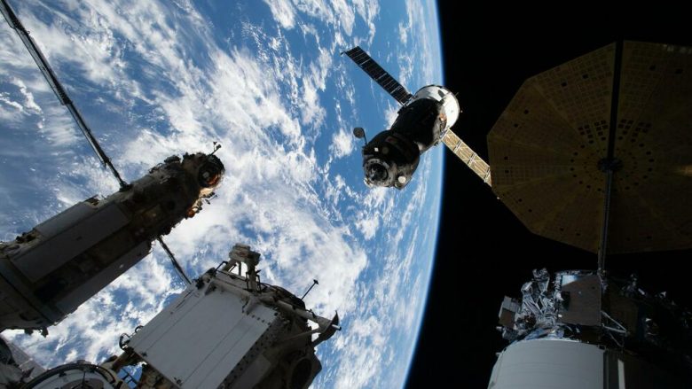 Fluturaket e Space X kanë problem me tualetet në hapësirë, kompania e Musk nuk po mund të dërgojë astronautë tjerë