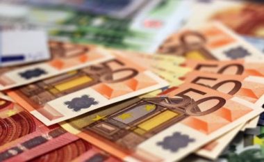 Bankat në Eurozonë planifikojnë shtrëngimin e kritereve për dhënien e kredive