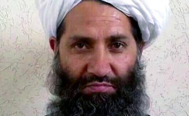 Talibani më misterioz shfaqet për herë të parë në publik, lideri suprem mban fjalim në një xhami në Kandahar