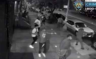 Momenti kur shpërthejnë të shtënat mes dy bandave rivale në rrugët e Bronxit