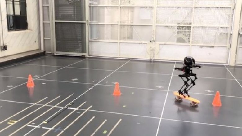 Leo – roboti që ecë, fluturon dhe i aftë për “skateboard”