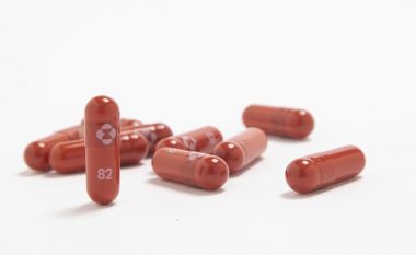 Merck kërkon nga FDA të autorizojë pilulën antivirale kundër COVID-19, për përdorim urgjent