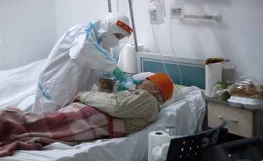 Nivele rekorde të infektuarve me COVID-19 dhe viktimave në Rumani