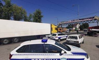 Bllokohet kamioni nga Kosova që po eksportonte mall në Gjermani, Serbia nuk e lejon as transit me dokumentet RKS