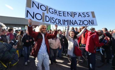 Italianët protestuan kundër masave COVID-19, shtohen numrat e të infektuarve me virus