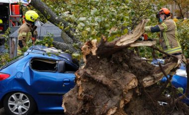 Goditen Gjermania, Franca, Holanda e Belgjika: Erërat e furishme përfshijnë Evropën perëndimore, paralajmërohen stuhi të tjera