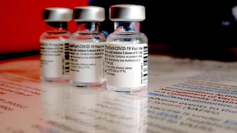 Blinken: SHBA dhuroi edhe 200 milionë vaksina, totali i dozave arrin shifrat e 1.1 miliardëve