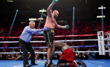 Fury shpërthen pas meçit duke e fyer amerikanin: Jam boksieri më i mirë në botë, Wilder është një idiot që nuk di të dhurojë respekt