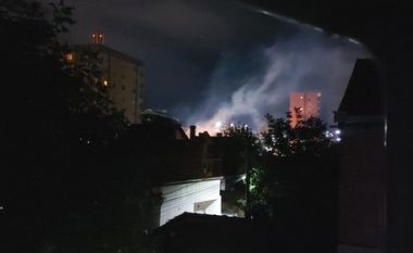 Zjarri përfshin një shtëpi në lagjen Emshir të Prishtinës