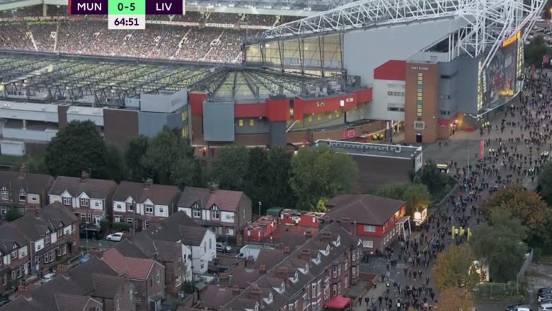 Nuk e përballojnë rezultatin: Tifozët e Unitedit largohen nga Old Trafford pa përfunduar ende takimi