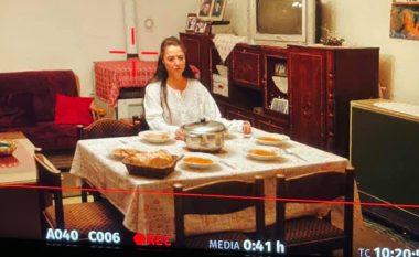 Përfundojnë xhirimet e filmit “Pritja” që pasqyron jetën e nënës Ferdonije Qerkezi