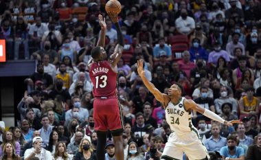 Miami Heat turpëron kampionin, e mposhtë me 42 pikë diferencë
