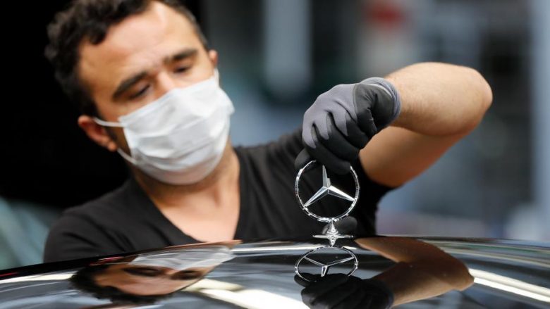 Mercedes i porositur vjen me “pajisje të dobëta” për shkak të krizës së çipave