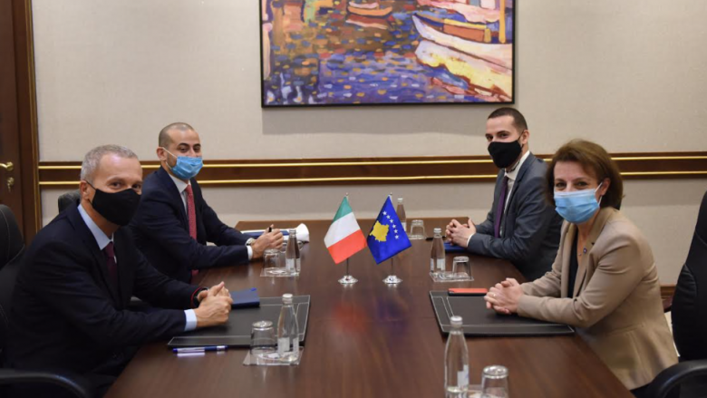 Gërvalla dhe ambasadori i Italisë flasin për bashkëpunim më të thellë në fushën e ekonomisë dhe arsimit