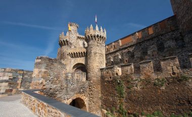 Kalaja e templarëve në Ponferrada – kështjellë mesjetare në një rrugë pelegrinazhi