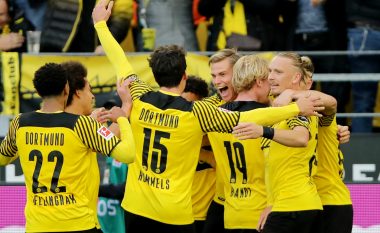 Mungesat e shumta nuk e ndalin Borussia Dortmundin, merr fitoren e radhës për të qëndruar në kontakt me kreun