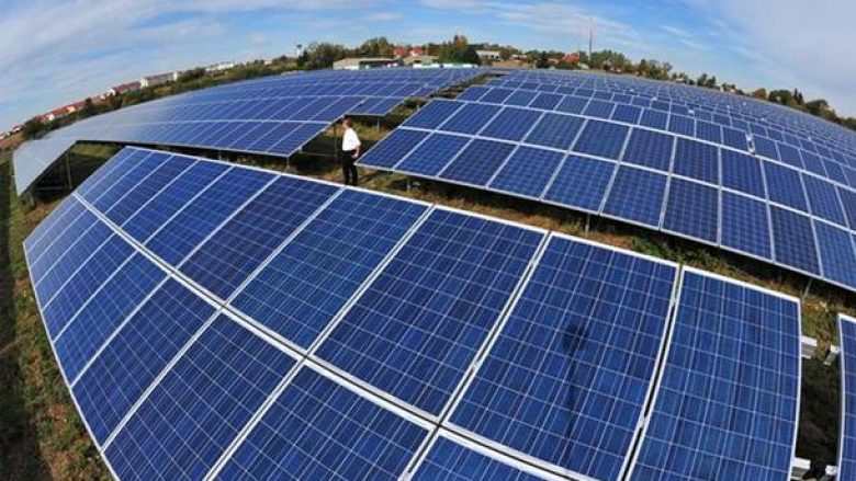 Ballkani Perëndimor po përjeton një rritje të investimeve në energjinë diellore
