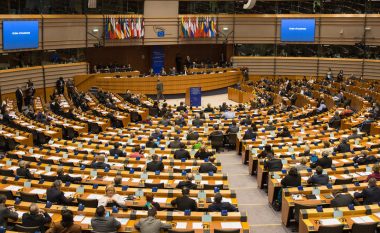 Parlamenti Evropian bëri thirrje për hapjen e dosjeve të shërbimeve sekrete jugosllave