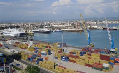 Rënia e euros zvogëlon ndjeshëm eksportet në Shqipëri, tkurrja më e fortë që nga pandemia