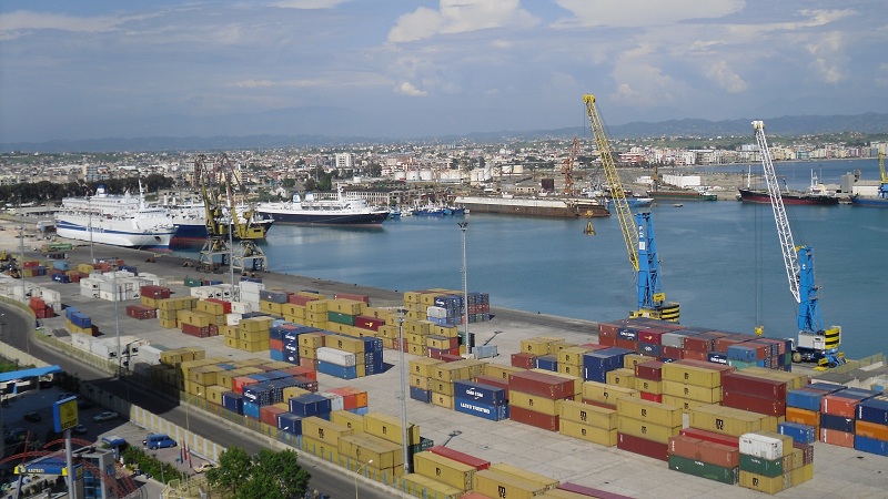 Rënia e euros zvogëlon ndjeshëm eksportet në Shqipëri, tkurrja më e fortë që nga pandemia