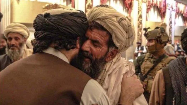 Talebanët premtojnë para dhe tokë për familjet e sulmuesve vetëvrasës