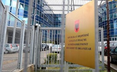 Tenderi i uniformave të policisë në Shqipëri, mbyllen hetimet për 10 zyrtarët dhe ish-zyrtarët