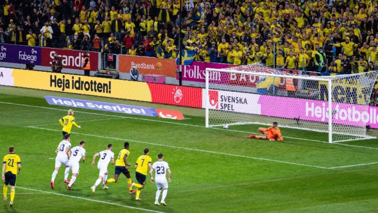 Mbyllet pjesa e parë: Suedia në avantazh ndaj Kosovës, vendos një gol nga penalltia e dhënë me VAR