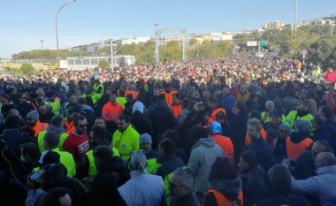 Për 23 milionë italianë nga sot vlen konfirmimi i detyrueshëm i COVID-19, shpërthyen protestat – bllokohen edhe portet detare