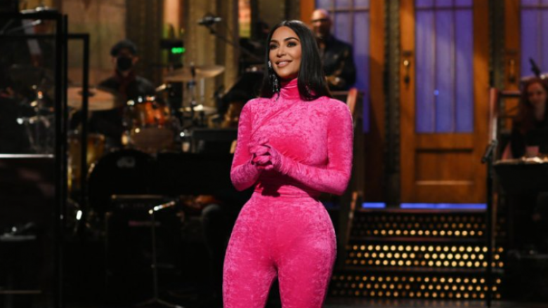 Ashtu siç pritej, prezantimi i shfaqjes nga Kim Kardashian rrit shikueshmërinë e “SNL”