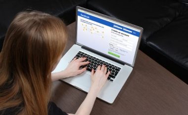 Çfarë ndodh me llogarinë e Facebookut të personit që vdes – mësoni se si ta çaktivizoni