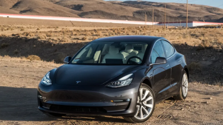 Tesla ka shitur më shumë se 241 mijë vetura në tremujorin e tretë të këtij viti