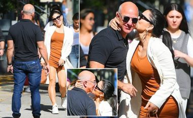 Jeff Bezos dhe e dashura e tij shkëmbejnë puthje pasionante në mes të rrugës në New York