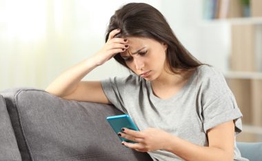 Media sociale mund të jetë duke shkaktuar simptoma të ngjashme me sindromin Tourette