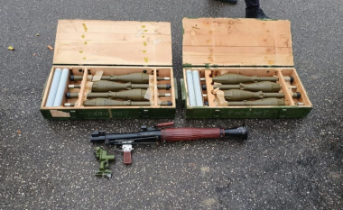 Të arrestuarit për terrorizëm armët “i blenë” nga Policia e Kosovës