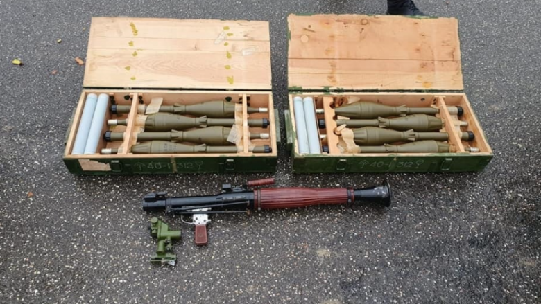 Të arrestuarit për terrorizëm armët “i blenë” nga Policia e Kosovës