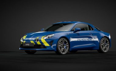 Policia franceze porosit 26 makina sportive Alpine A110