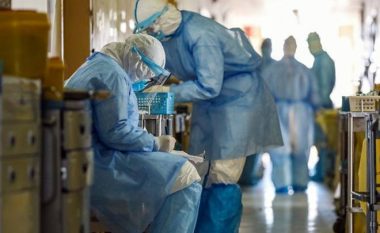 Coronavirusi mund të ketë vrarë 80-180 mijë punonjës shëndetësorë, thotë OBSH